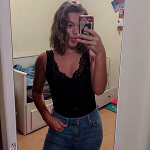 Meet your Posher, Vanessa